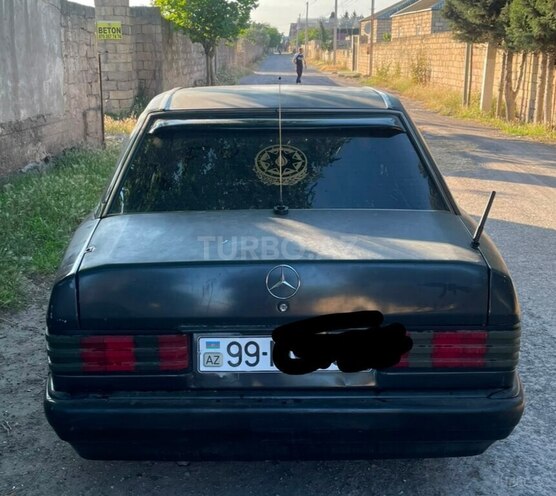 Mercedes 190-2