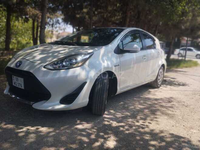 Toyota Aqua-4