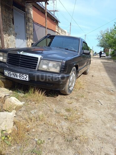 Mercedes 190-8