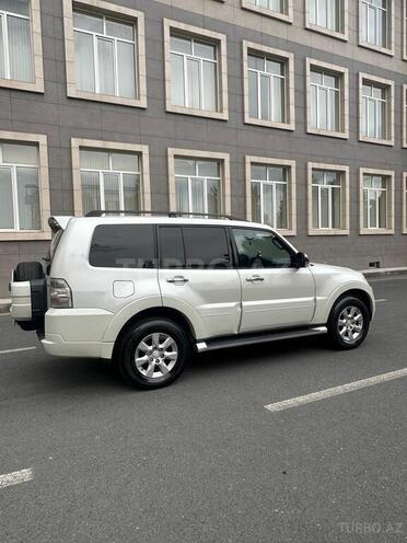 Mitsubishi Pajero-5