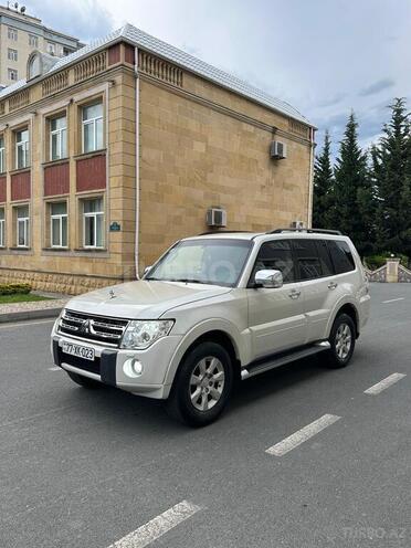 Mitsubishi Pajero-6