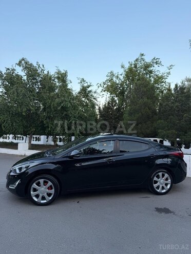 Hyundai Elantra-5