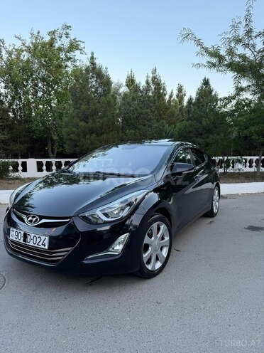 Hyundai Elantra-4