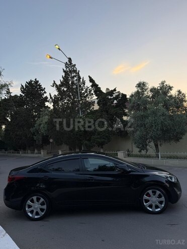 Hyundai Elantra-6