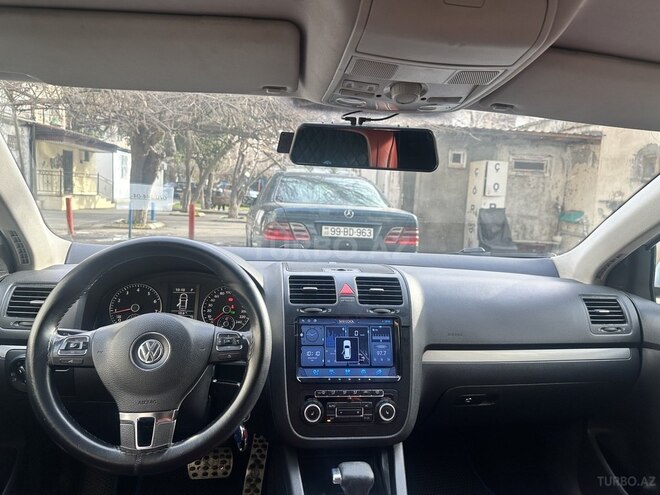 Volkswagen Jetta-8