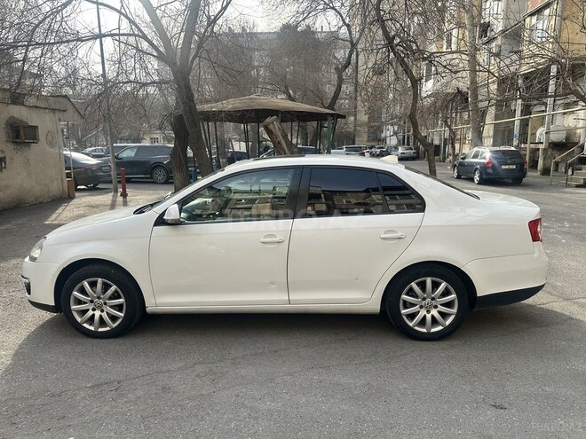 Volkswagen Jetta-4
