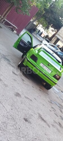 BMW 320-3