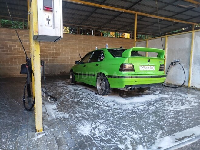 BMW 320-18