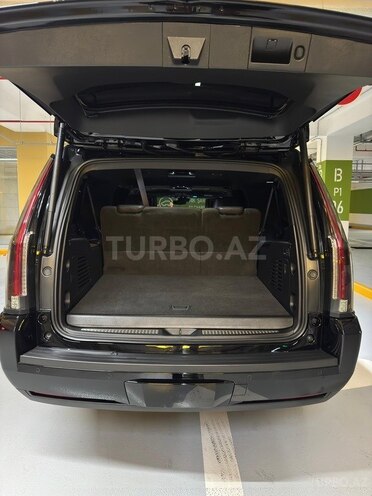 Cadillac Escalade-13