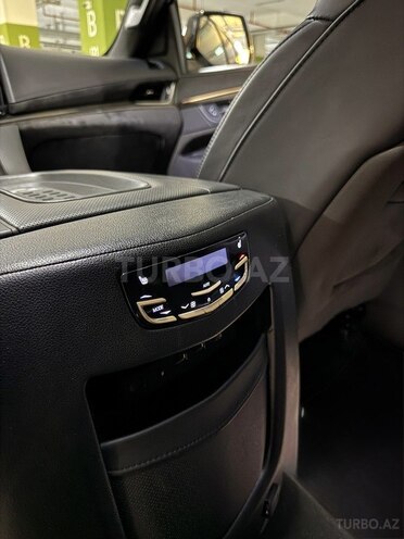 Cadillac Escalade-10