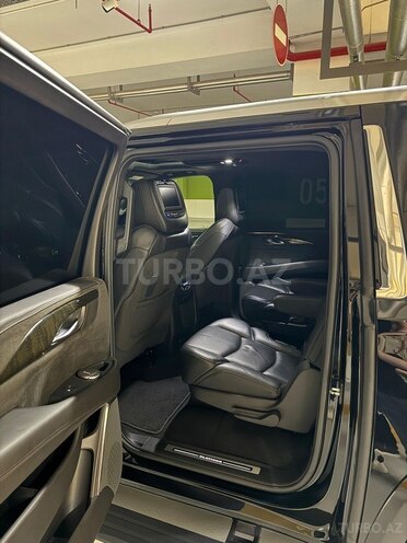 Cadillac Escalade-14