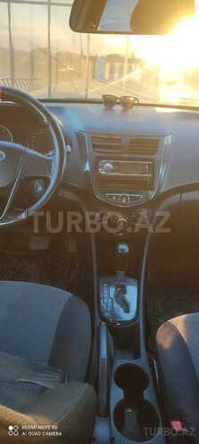 Hyundai Accent-8
