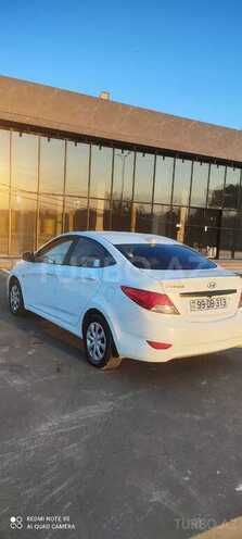 Hyundai Accent-7