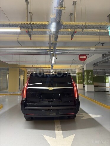 Cadillac Escalade-16