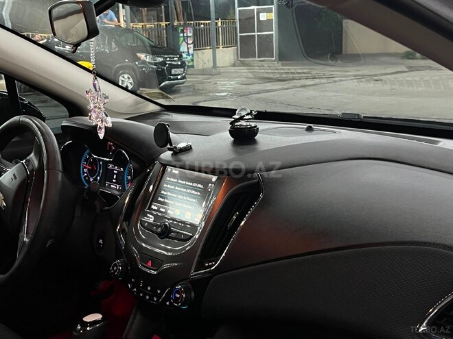 Chevrolet Cruze-11