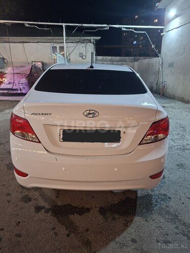 Hyundai Accent-2