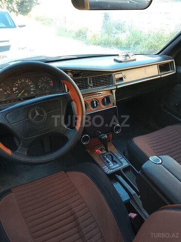 Mercedes 190-5