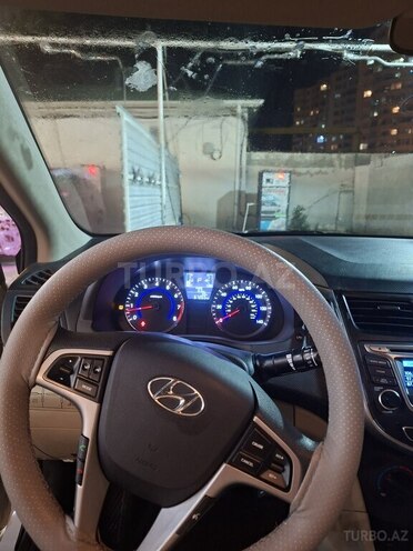 Hyundai Accent-3