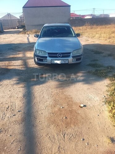 Opel Omega-1
