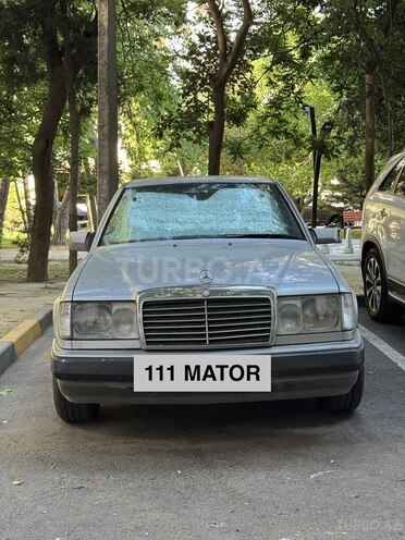 Mercedes E 200-2