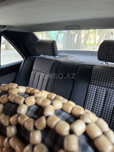 Mercedes E 200-7