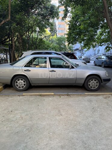 Mercedes E 200-3