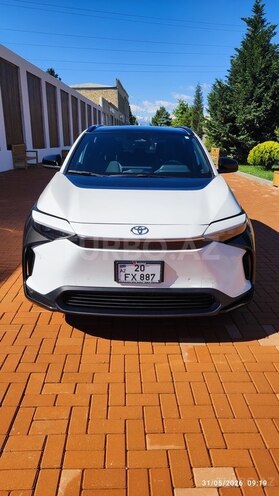 Toyota bZ4X-1