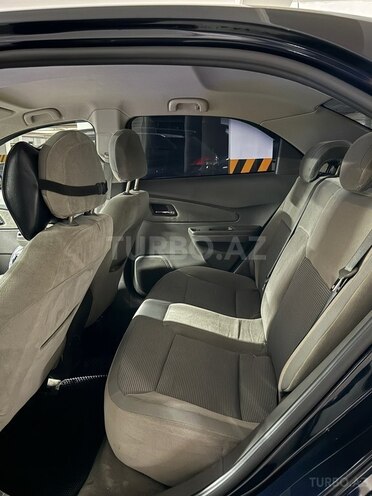 Chevrolet Cobalt-12