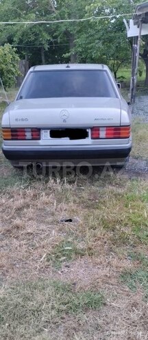 Mercedes 190-2