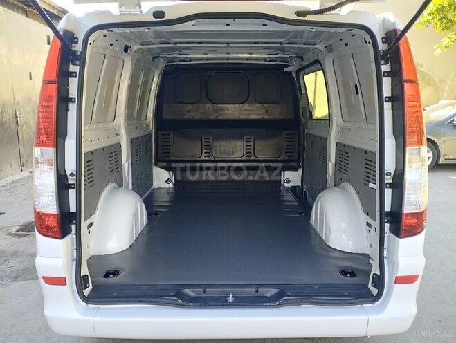 Mercedes Vito-12