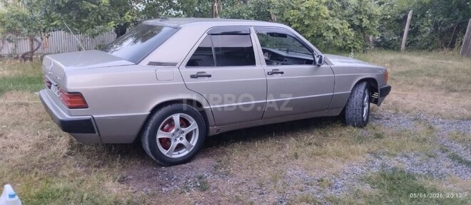Mercedes 190-5