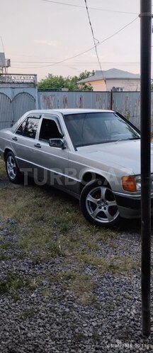 Mercedes 190-7