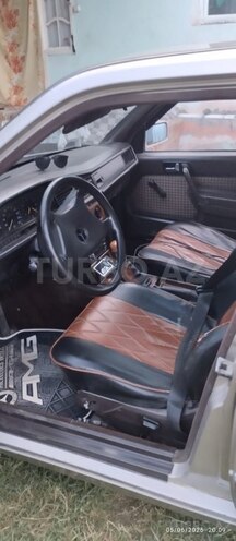 Mercedes 190-18