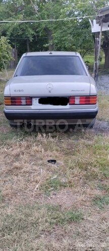 Mercedes 190-21