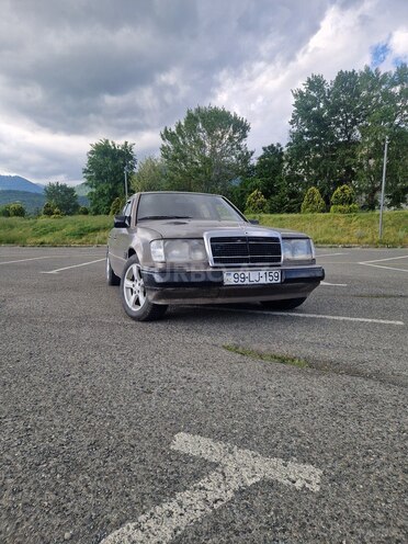 Mercedes 200 E-1
