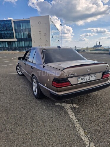 Mercedes 200 E-3
