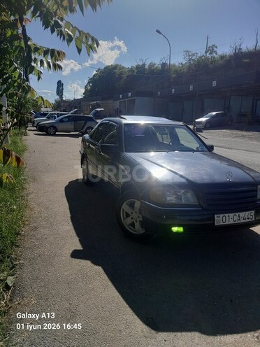 Mercedes C 200-2