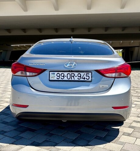 Hyundai Elantra-5