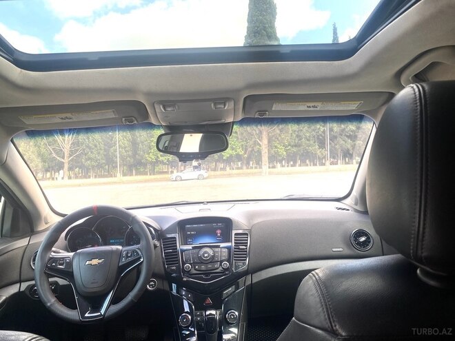 Chevrolet Cruze-12