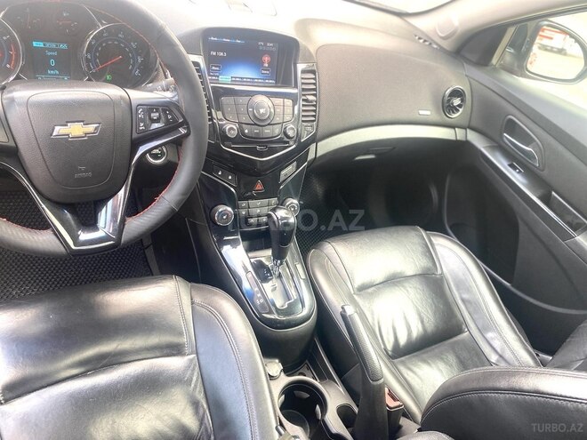 Chevrolet Cruze-13