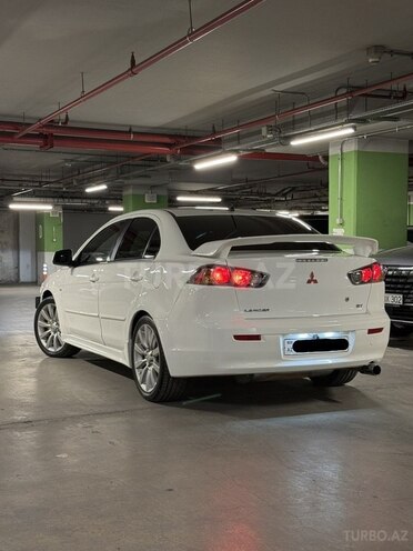 Mitsubishi Lancer-8