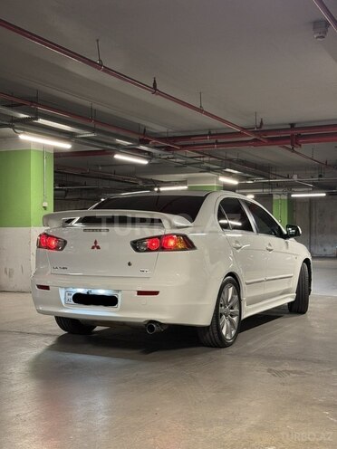 Mitsubishi Lancer-10