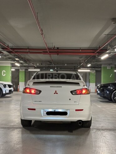 Mitsubishi Lancer-9
