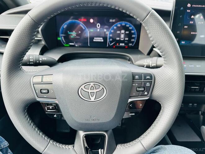 Toyota Camry-13