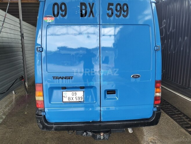 Ford Transit-6