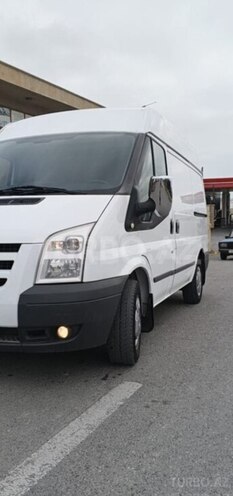 Ford Transit-5