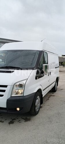 Ford Transit-8
