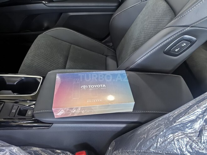 Toyota Camry-15