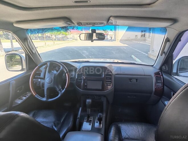 Mitsubishi Pajero-3
