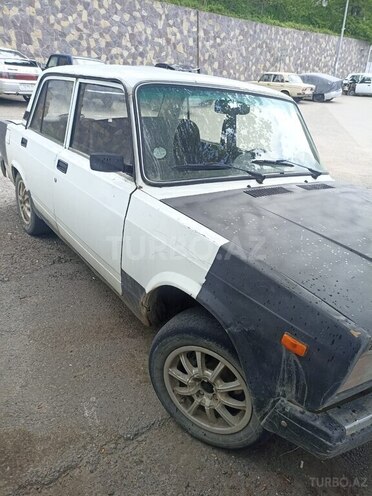 LADA (VAZ) 2107-2